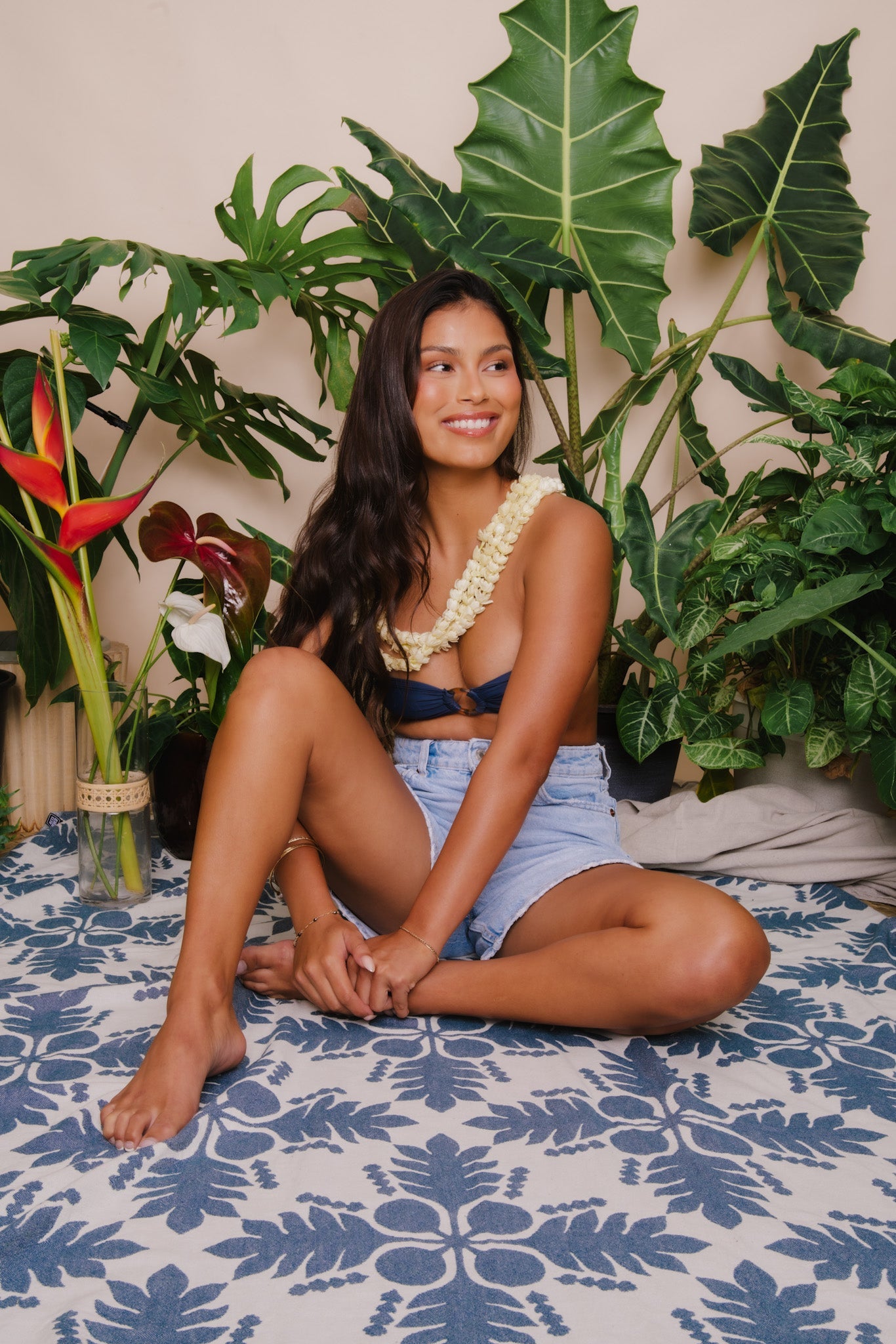 Abundant ‘Ulu Luxurious Hawaiian Beach Blanket for 2 in Aurora